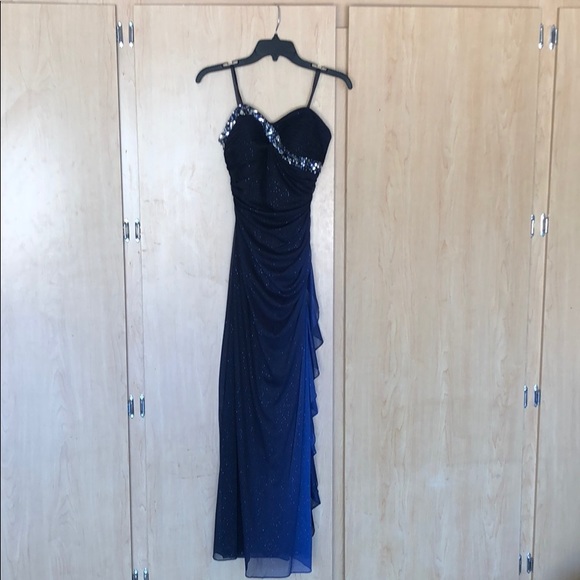 Dress - Picture 2 of 7